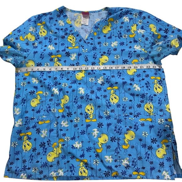 Warner Bros Looney Tunes Women Blue Tweety Bird Scrub Top Sz XL Double Pockets - Picture 8 of 11